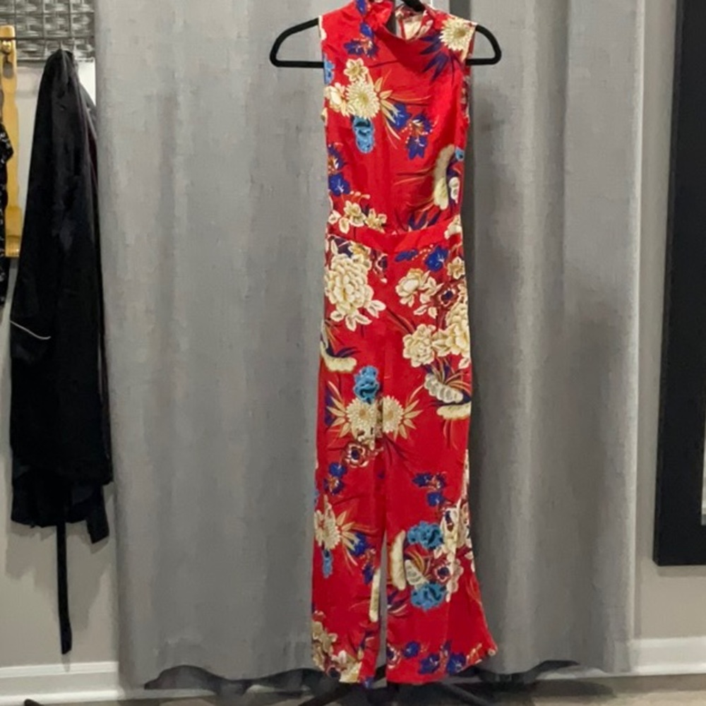 Beautiful floral jumpsuit NWT
